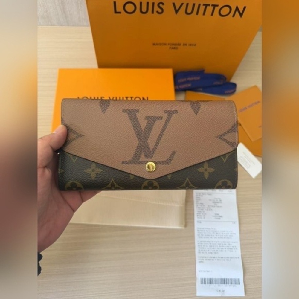 Louis Vuitton Sarah Wallet